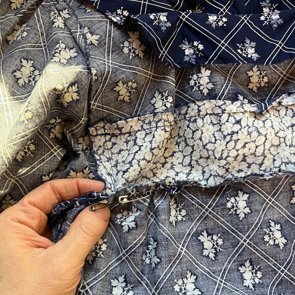 Vintage 1970s Nancy B Blue Floral Minidress Long Sleeves *Flaw - Picture 3 of 16